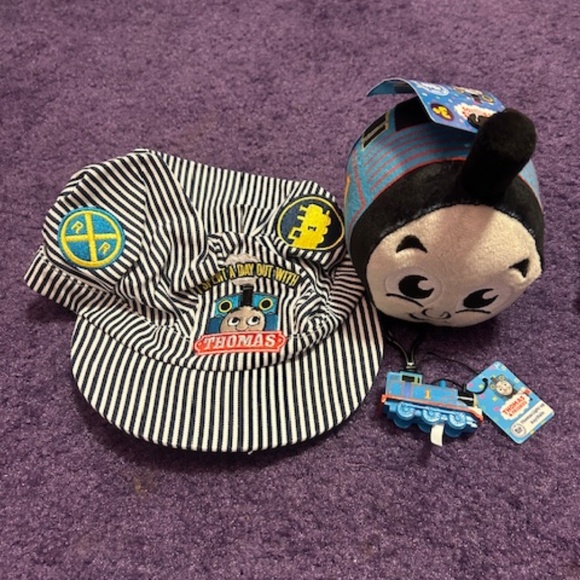 Thomas the Train set of Hat, Plush, and flashlight keychain -NWT - Picture 1 of 8